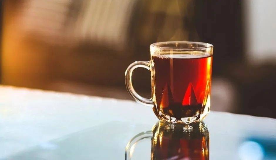 医生揭秘：白开水和茶，到底该选谁