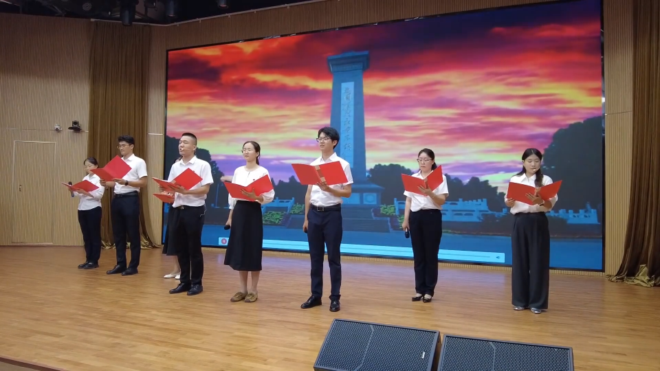 新学期开始 爱国教育先行