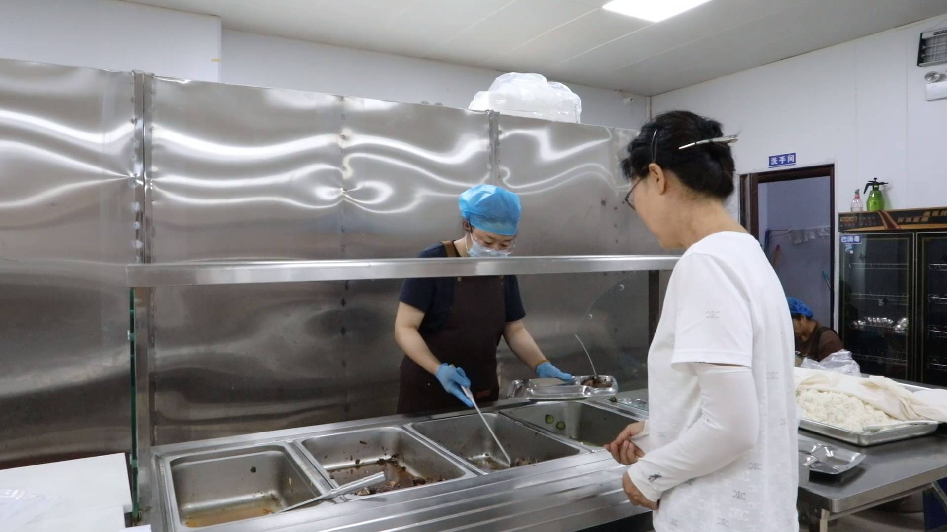 暖心食堂  守护居民&ldquo;舌尖幸福&rdquo;