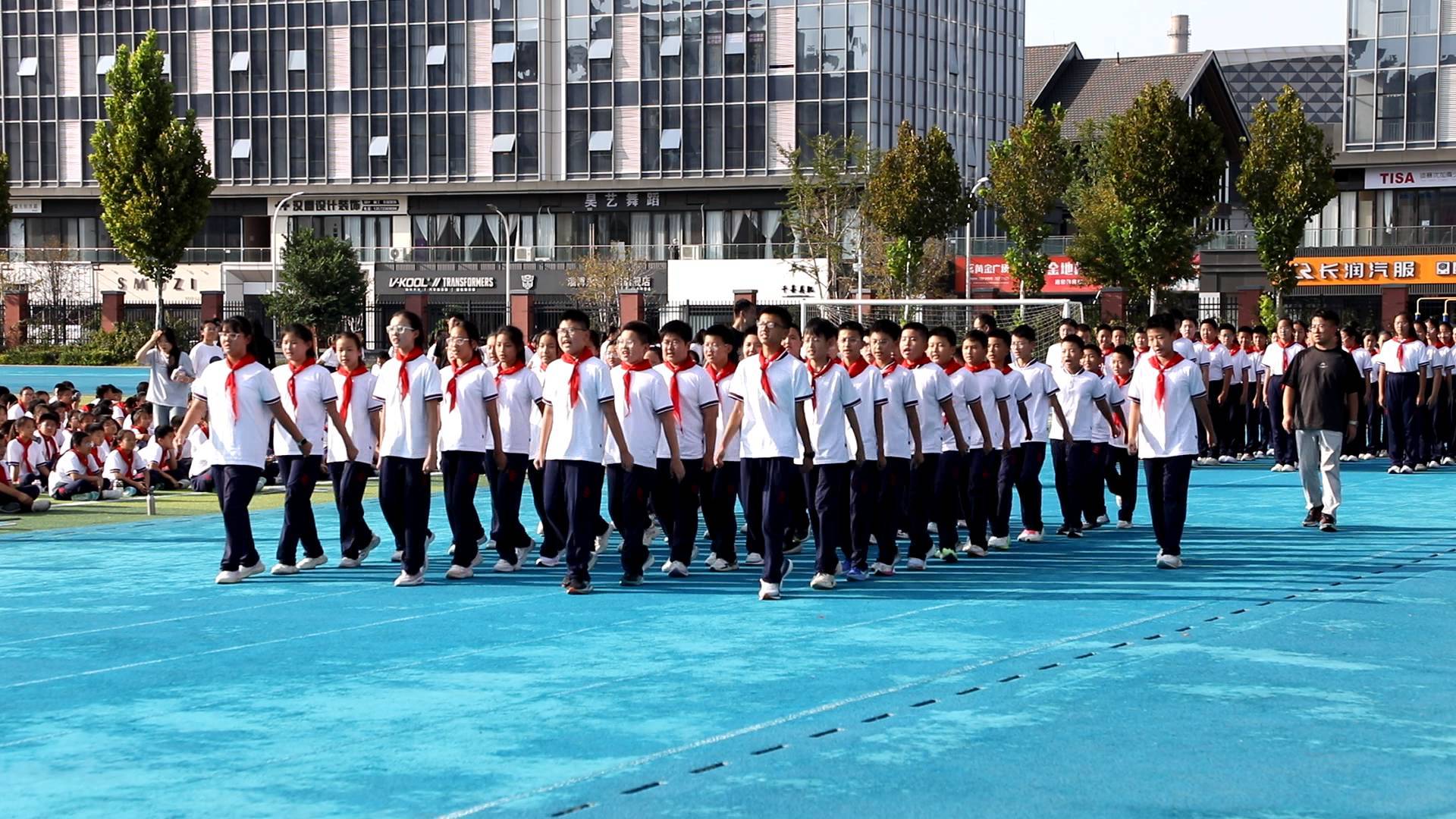 展现昂扬姿态 书写青春答卷