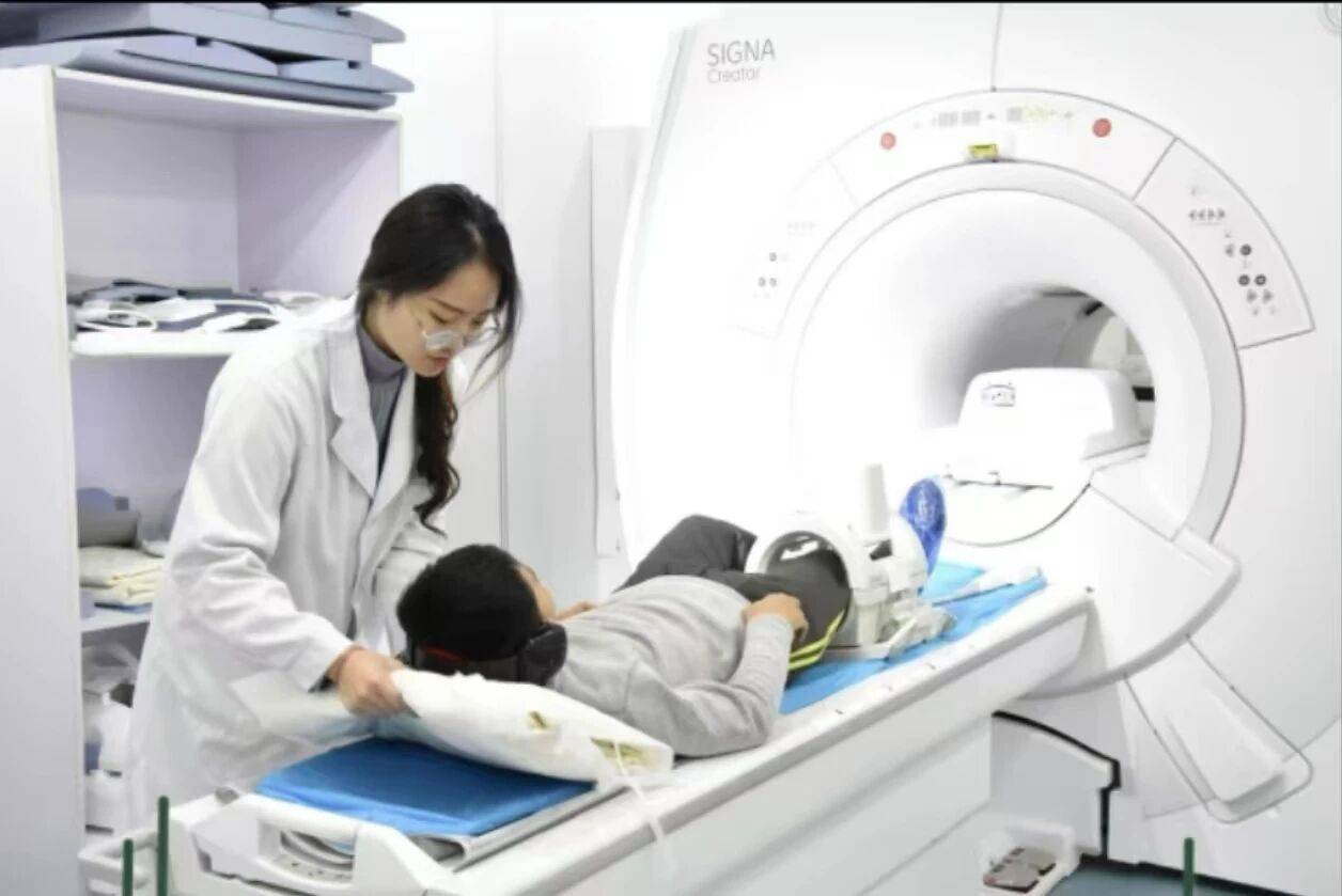 看骨头，除了拍片子，为啥还要再做CT和磁共振？