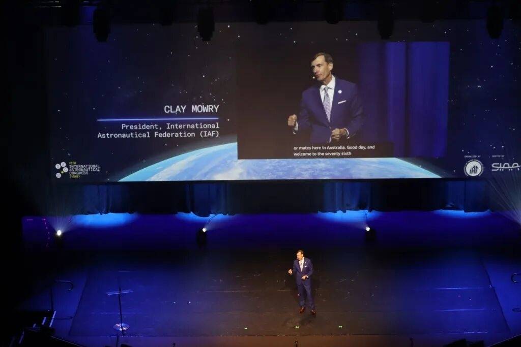 嫦娥六号任务团队获颁世界航天奖