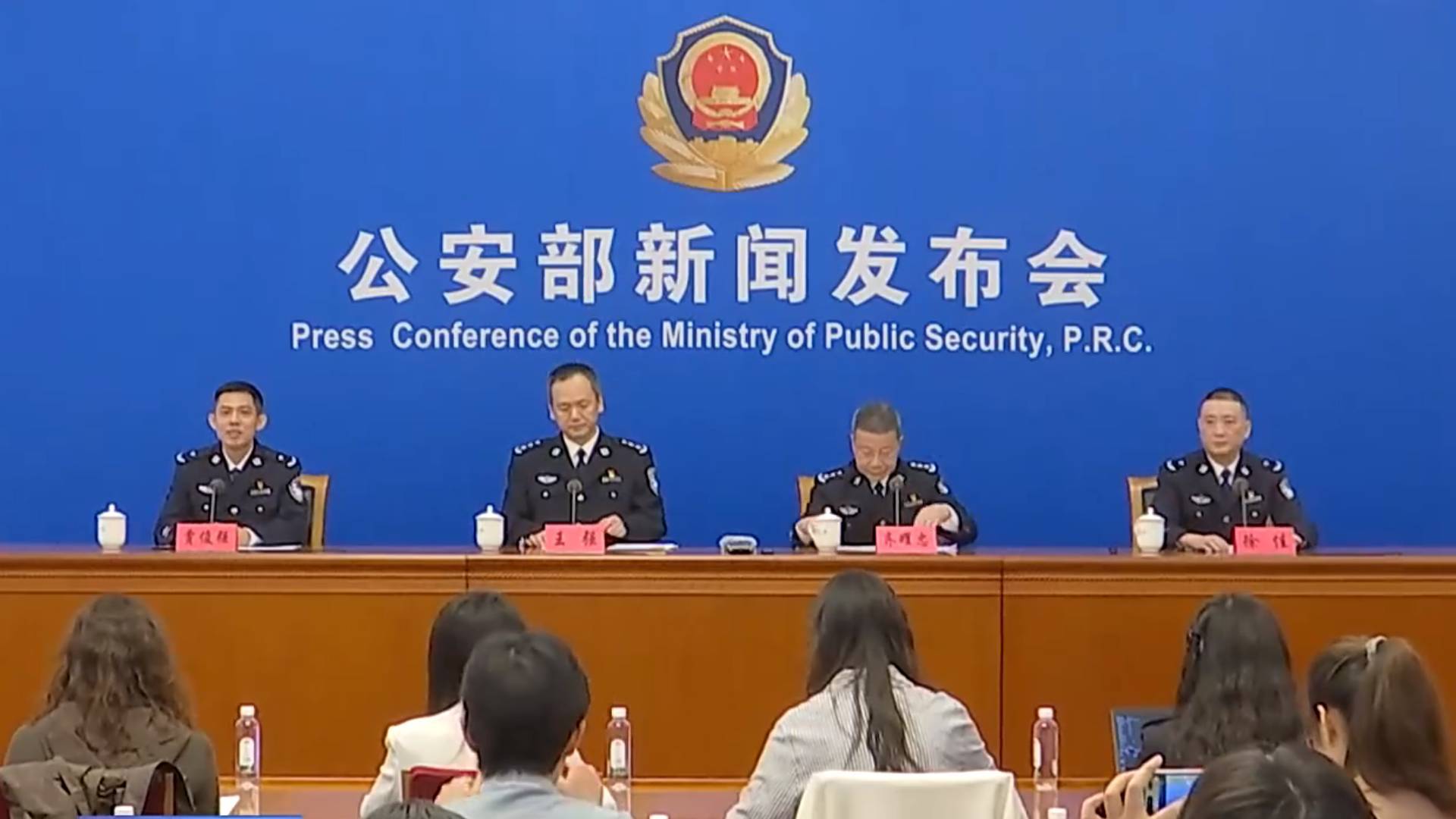 国产小客车新车上牌不用再跑车管所啦