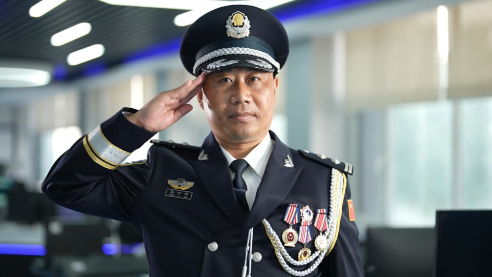 张叶坤：金色盾牌热血铸就 尽显刑警本色