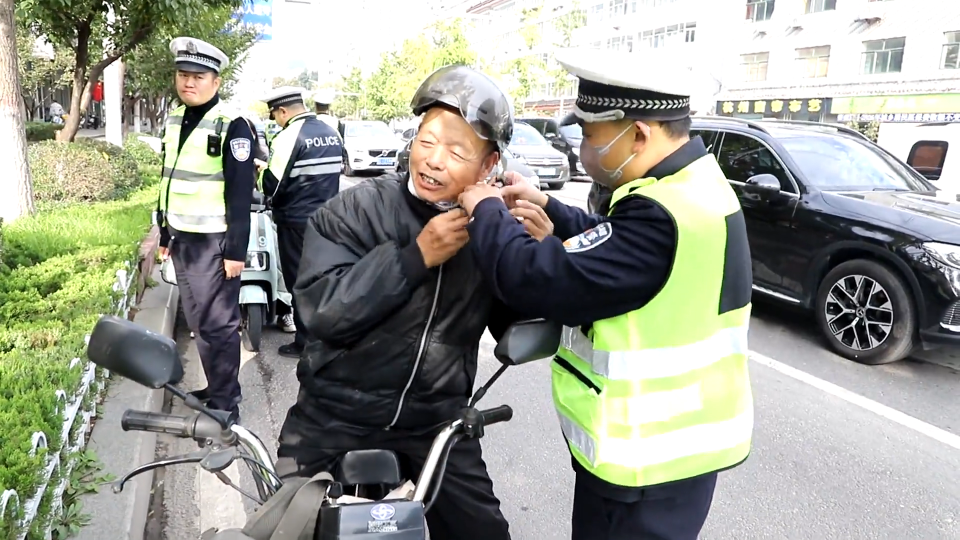 交通助老宣传 守护平安出行