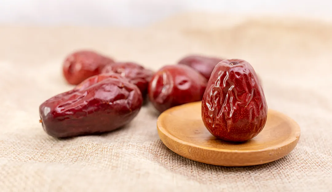 秋冬进补的红枣，4类人要少吃！