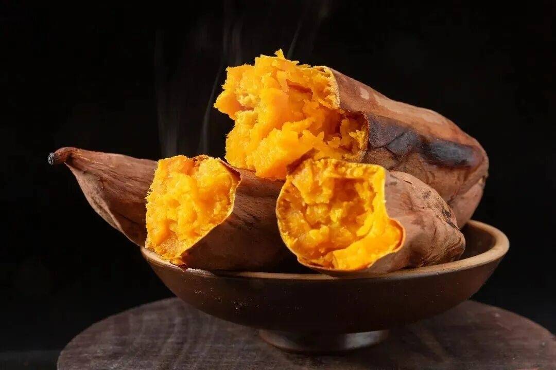 冬天，真不建议你吃太多烤红薯（不是因为容易胖）