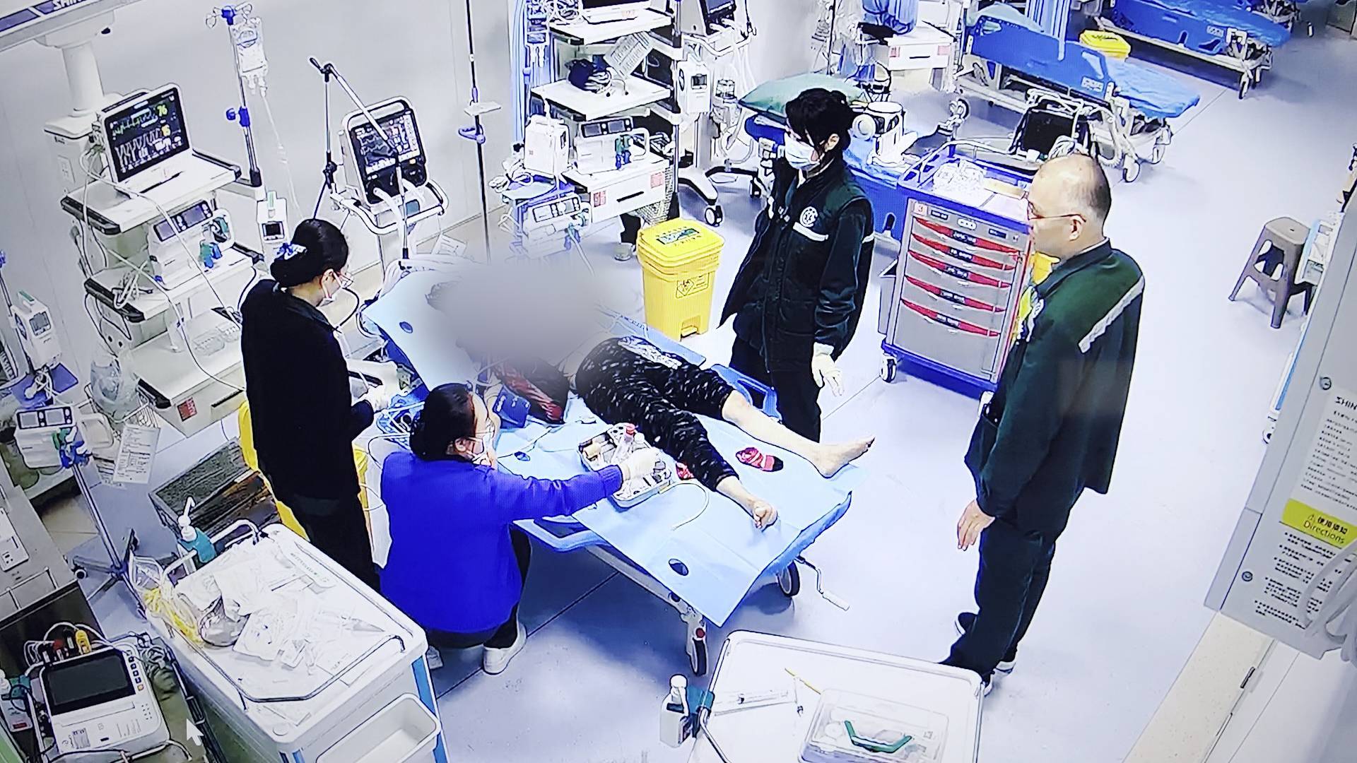 女子噎食险些丧命