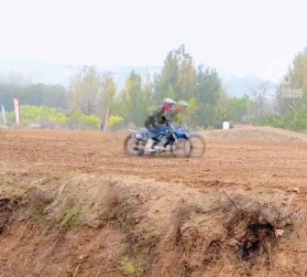 淄博首届宝山杯越野摩托车场地赛 100余名选手上演&ldquo;速度与激情&rdquo;