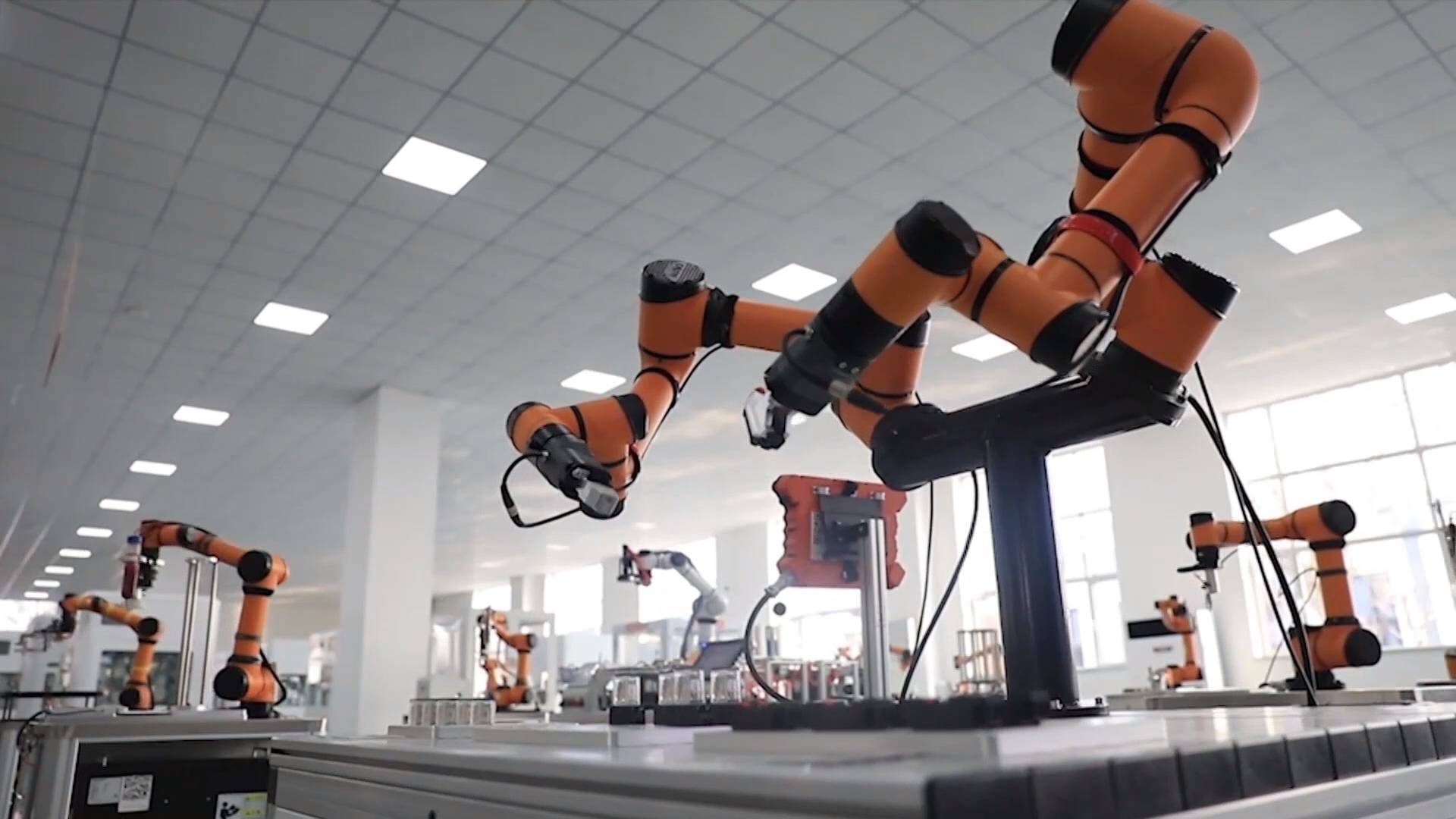 聚力创新 打造工业机器人制造基地