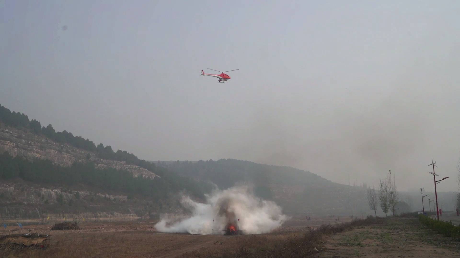 科技装备前来助阵 空地协同应急演练