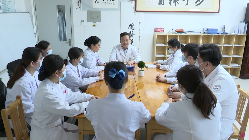 ​筑牢心理防护网 共护全民心健康