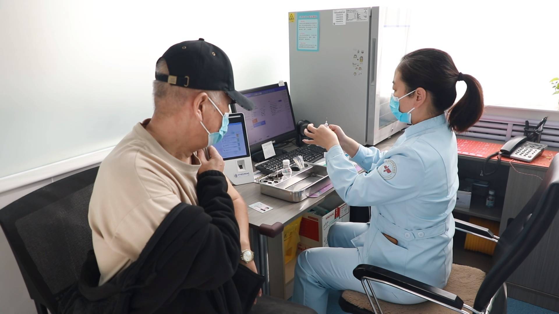 一针疫苗一份&ldquo;医靠&rdquo; 暖心护航老人健康