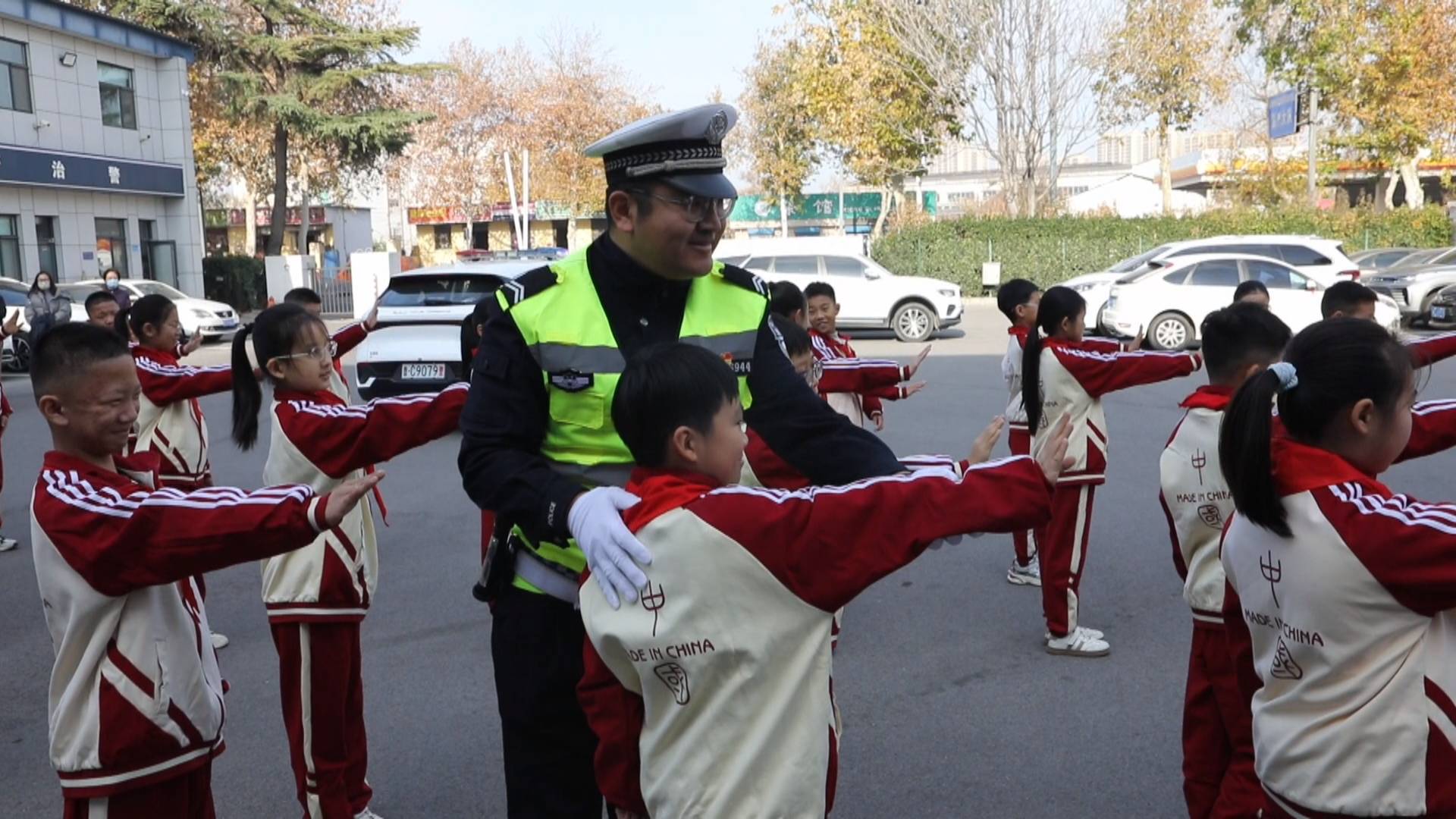 沉浸式体验 学生解锁交通安全知识