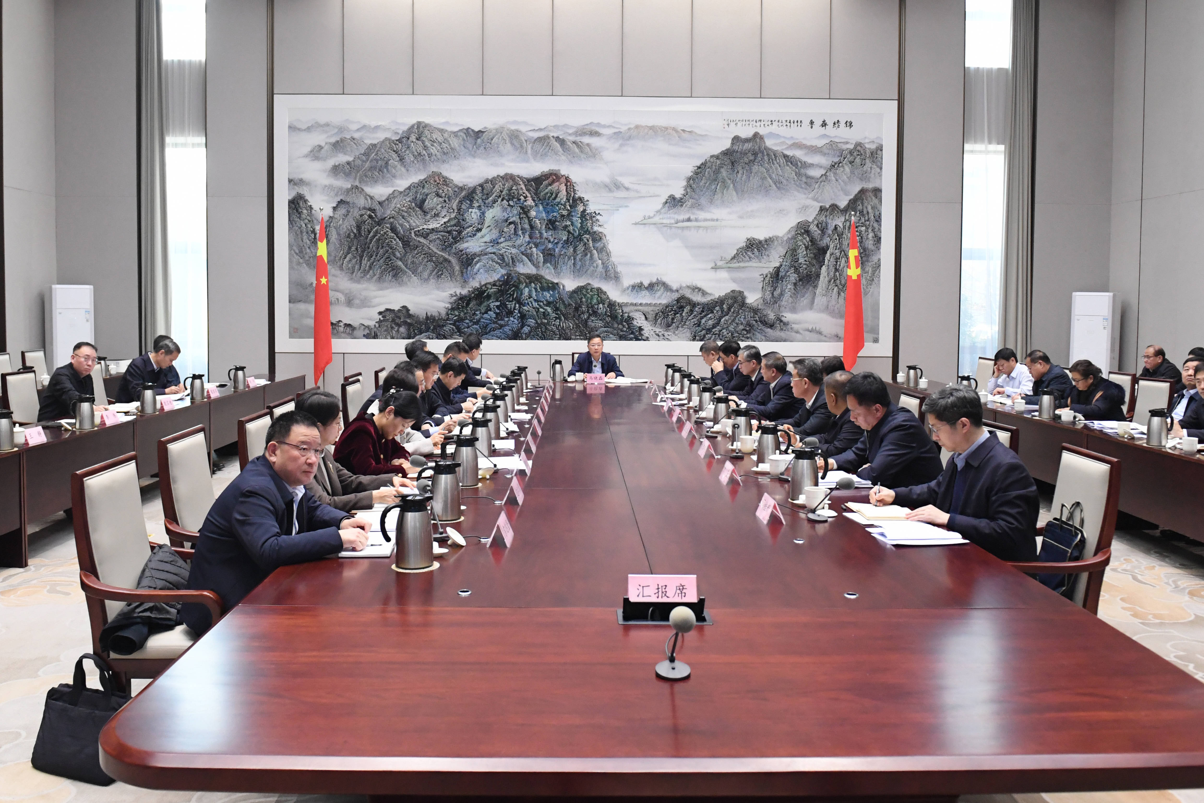 全市重大项目、重点工作集中攻坚总指挥部工作推进会召开