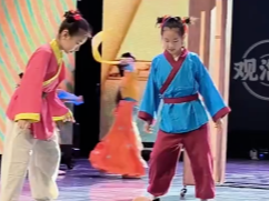 蹴鞠、陶瓷元素亮相少儿春晚彩排，展现淄博文化魅力共享欢乐时刻