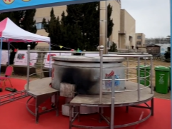 村村都有好项目，欢欢喜喜过大年！优质农产品共富市集（年货专场），&ldquo;淄博大锅菜第一锅&rdquo;支起来了，明天来共富市集品尝一下东东峪大锅菜吧 ！2月7日到9日，到淄博市博物馆广场，赶一场热气腾腾的淄博味年集！