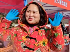 村村都有好项目，欢欢喜喜过大年！优质农产品共富市集（年货专场），淄博这个共富市集&ldquo;"夯爆了&rdquo;，村书记和老板都&ldquo;笑开颜&rdquo;。2月7日到9日，到淄博市博物馆广场，赶一场热气腾腾的淄博味年集！