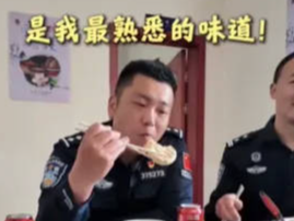 全网刷屏！山东硬汉在单位食堂吃包子，只咬了一口，眼泪就下来了，&ldquo;里岔黑猪肉配胶州大白菜，这是我妈包的&rdquo;